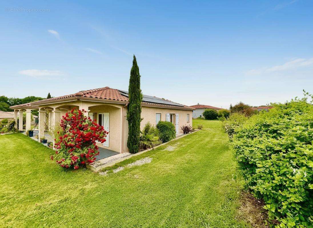 Maison à GRAZAC