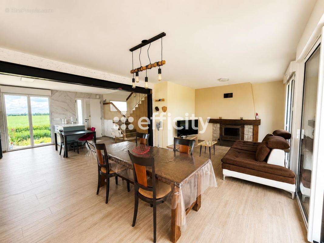 Maison 145 m² à Pire-Sur-Seiche  - photo 4
