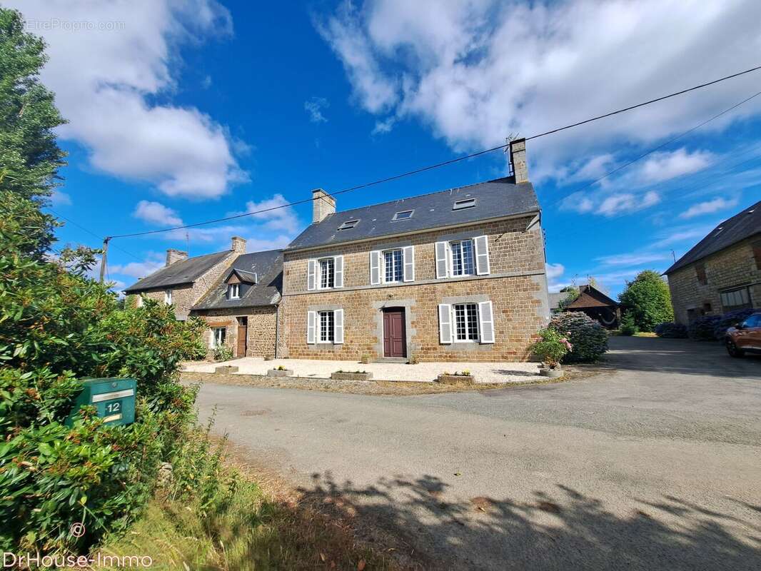 Maison 259 m² à Le Teilleul  - photo 2