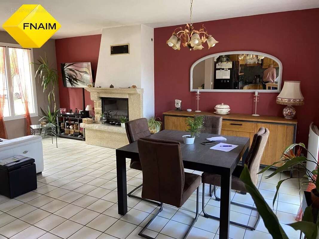 Maison à SAULX-LES-CHARTREUX