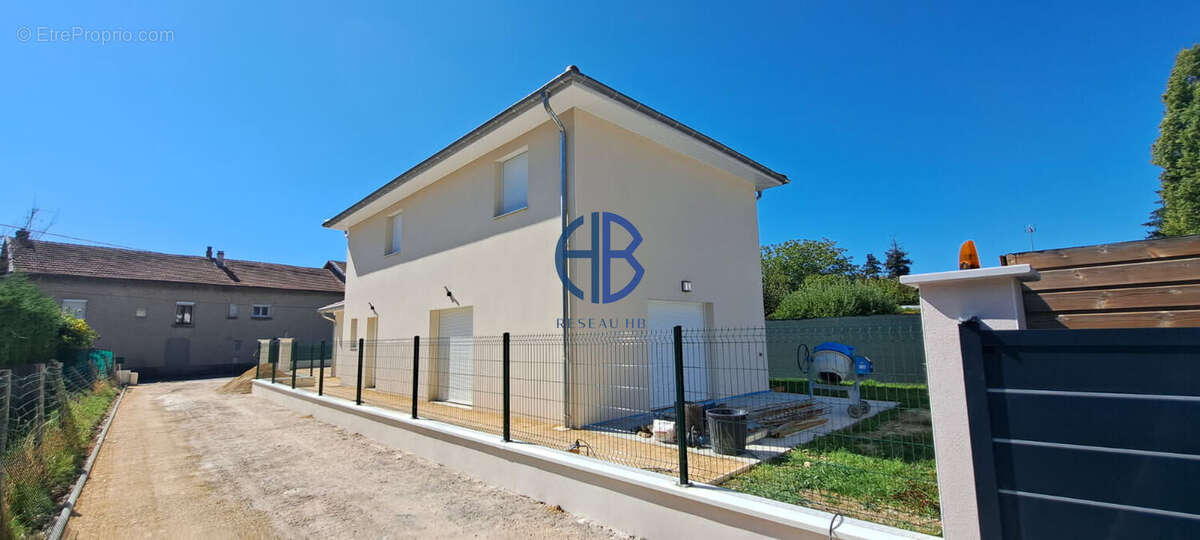 Maison à LE GRAND-LEMPS