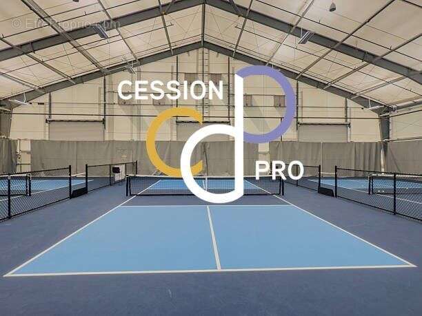 A vendre entrepot local d'activite de 686 m² sur terrain de 2800 m², ideal padel pickleball logistiq - photo 2