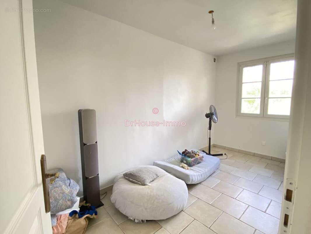 Appartement 70 m² à Peyrolles-En-Provence  - photo 8