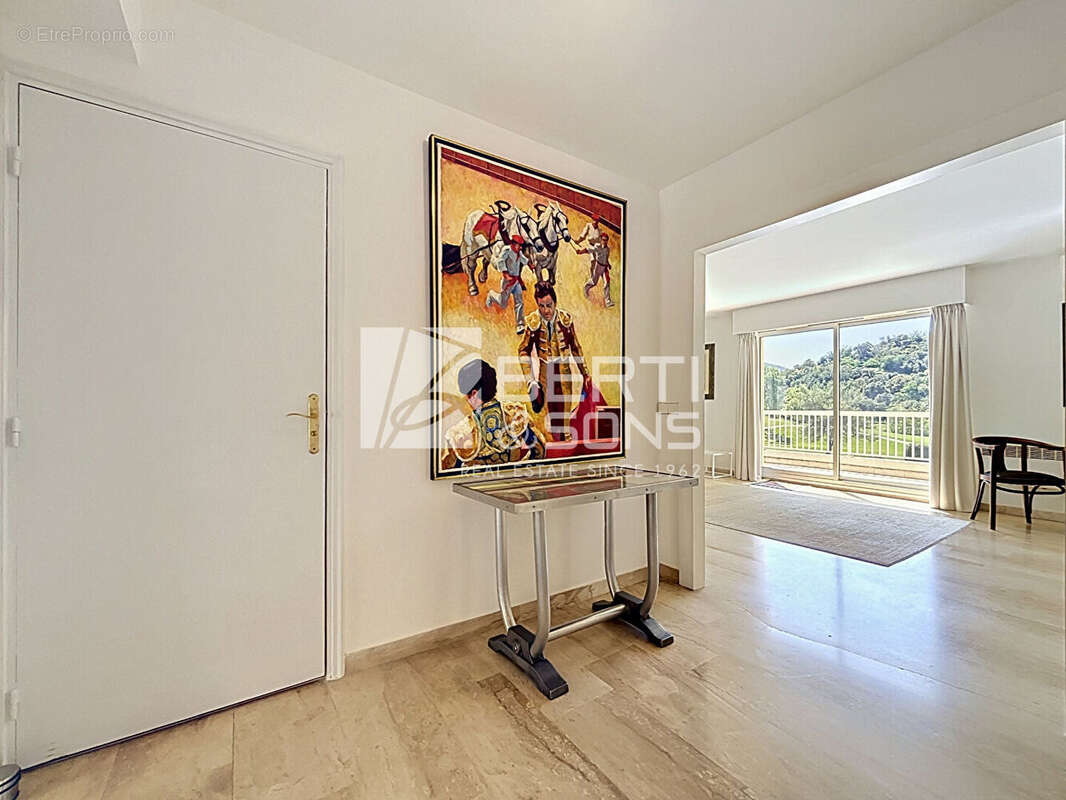 Vue golf et esterel - appartement 3 pieces - photo 6