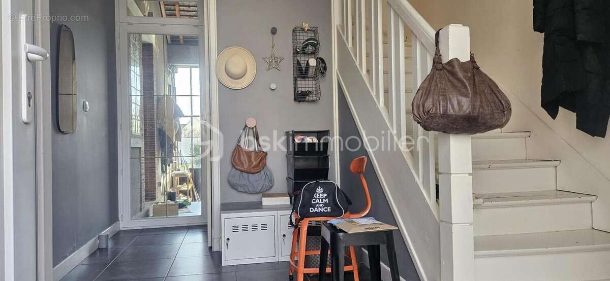 COUP DE CŒUR – Maison lumineuse entièrement rénovée avec prestations rares – 140 m² – 1066 m² de terrain - photo 11