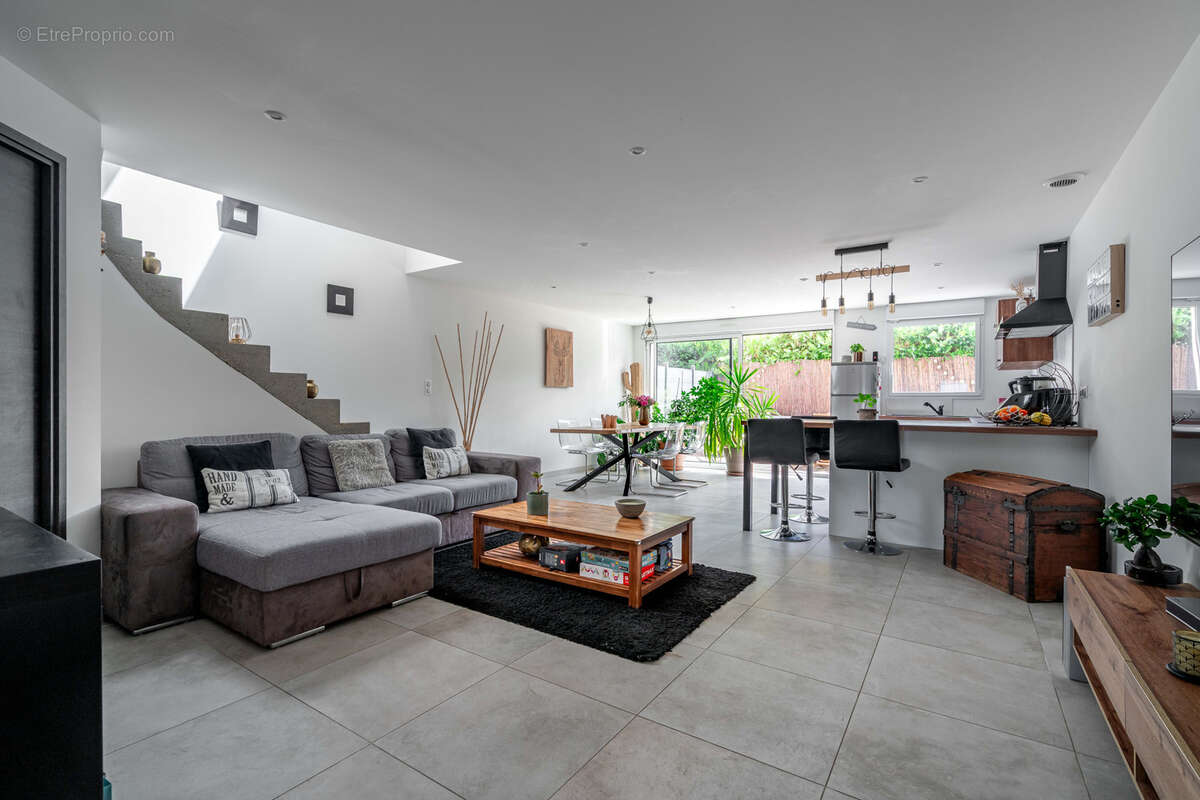 Appartement à BRINDAS