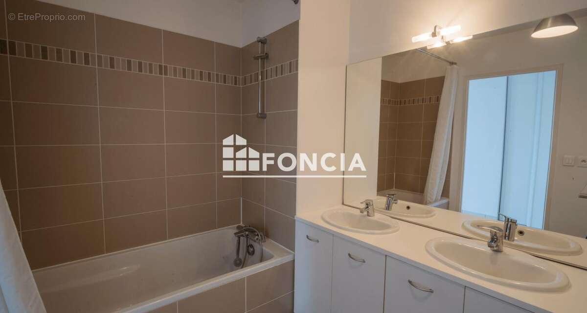 À vendre Appartement 4 pièces 84 m² - Bordeaux 33300 - photo 4