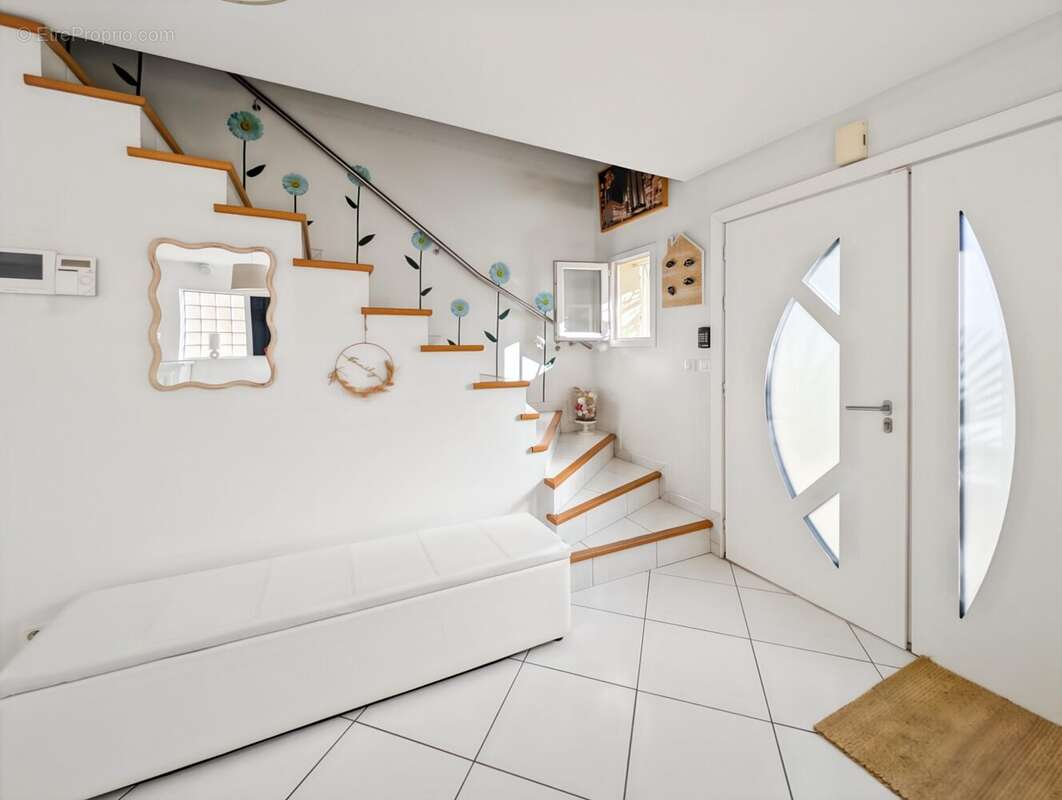 Maison à LES CLAYES-SOUS-BOIS