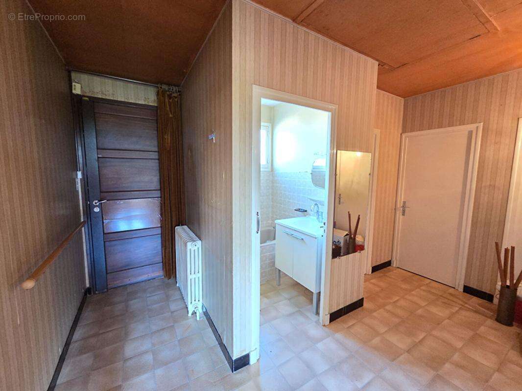 Maison à MONTELIMAR