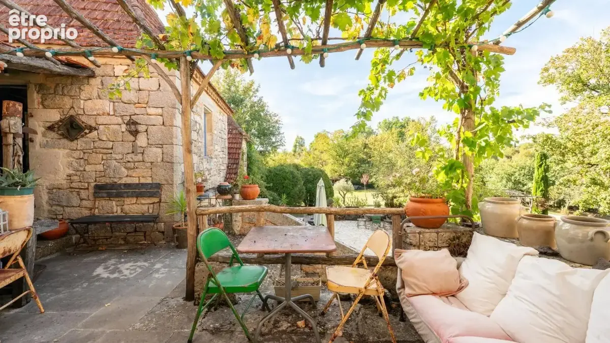 Coeur de causse – ensemble immobilier de caractere avec deux mai - photo 13