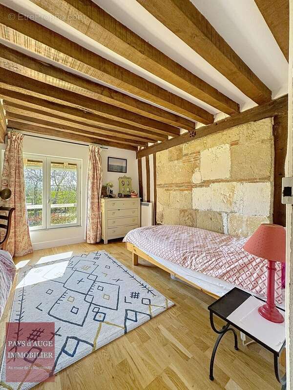 Maison à SAINT-GEORGES-EN-AUGE