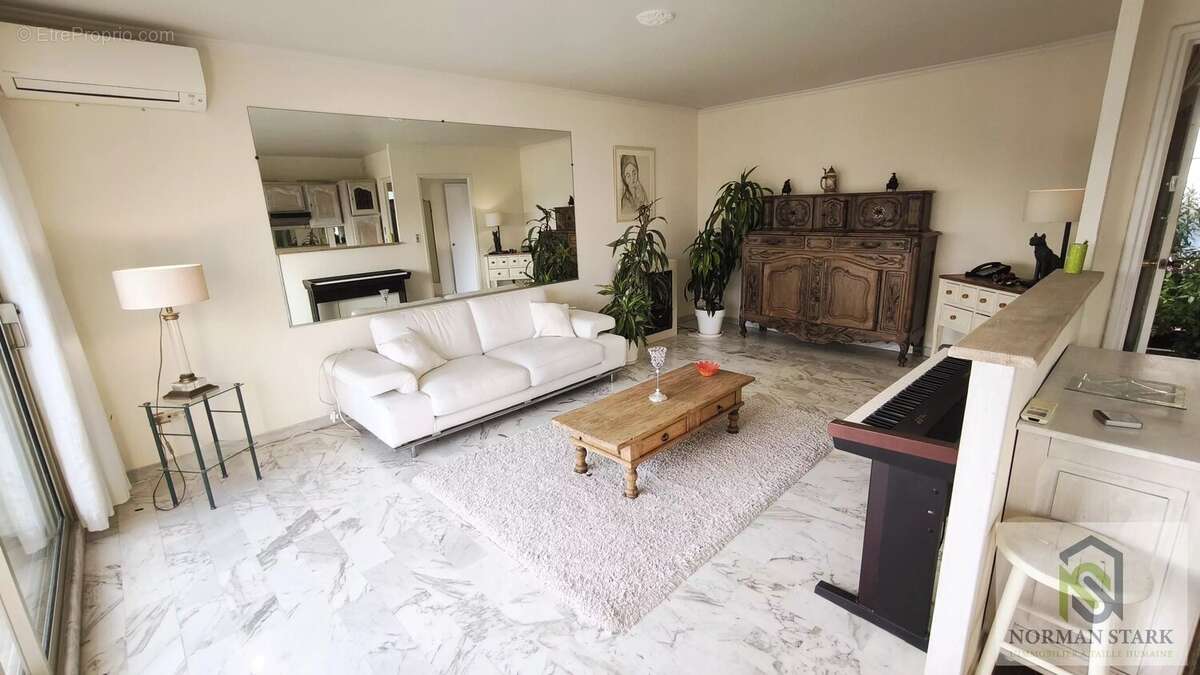 Appartement à ROQUEBRUNE-CAP-MARTIN