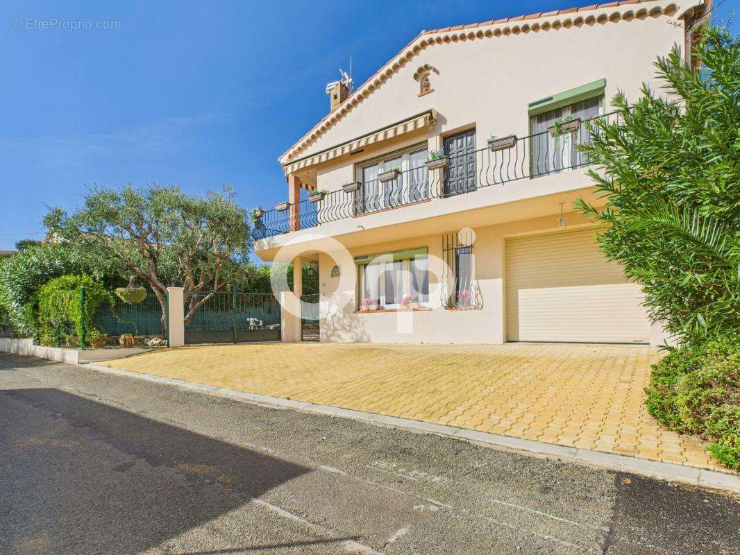 Maison à MANDELIEU-LA-NAPOULE