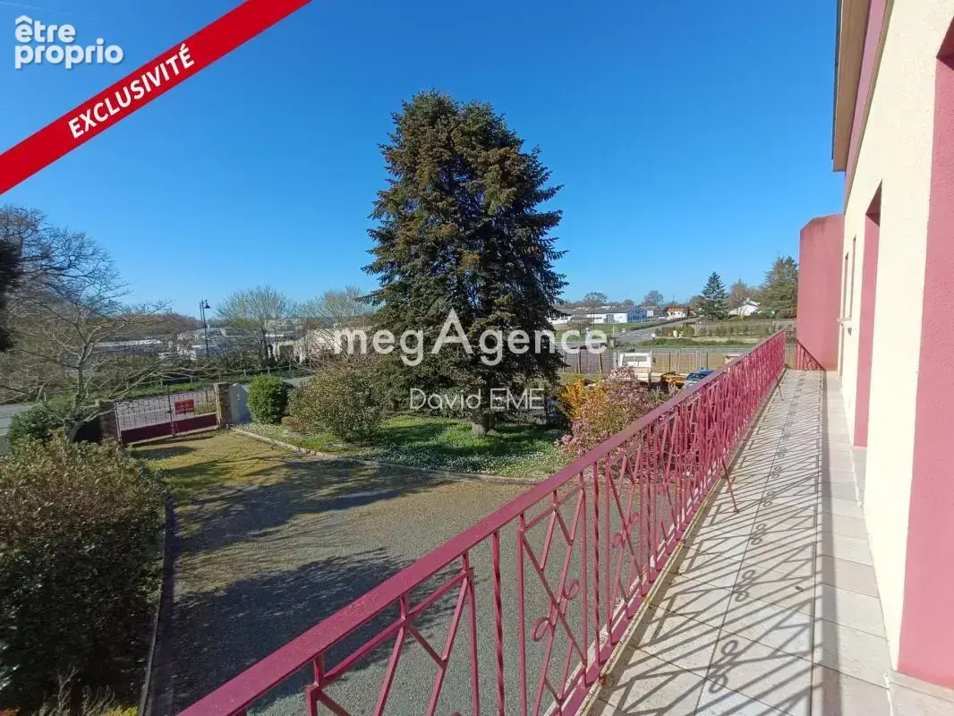 9 Pièces, 172 m2, 6 chambres, BEAULIEU-SOUS-LA-ROCHE - photo 13