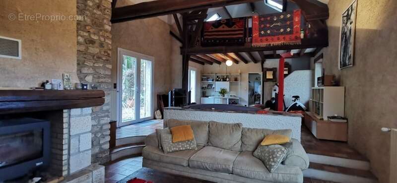 Maison à AUFFREVILLE-BRASSEUIL