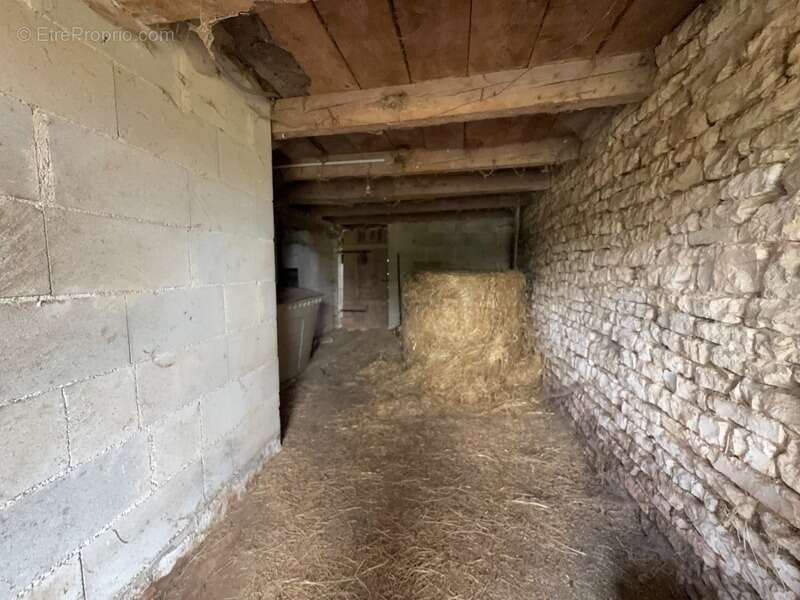 VAUCONCOURT NERVEZAIN (70) -  Propriété à vendre 6 pièces - 4 chambres - photo 17