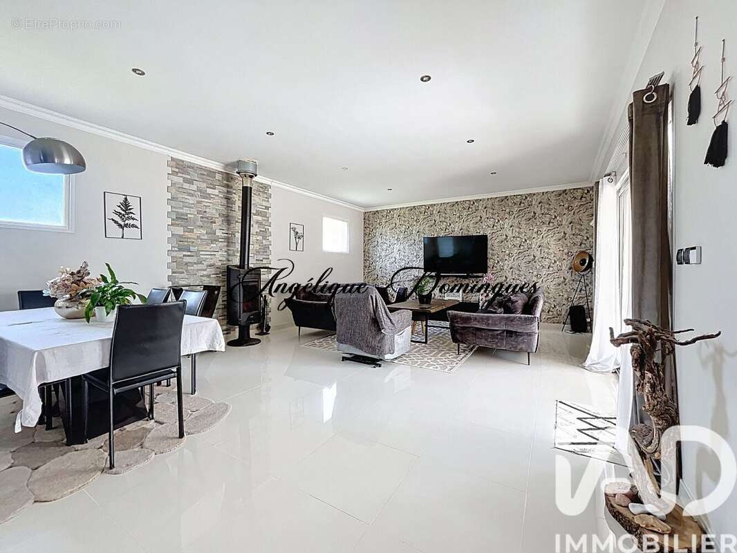 Maison 172 m² à Mezieres-Sur-Seine  - photo 4