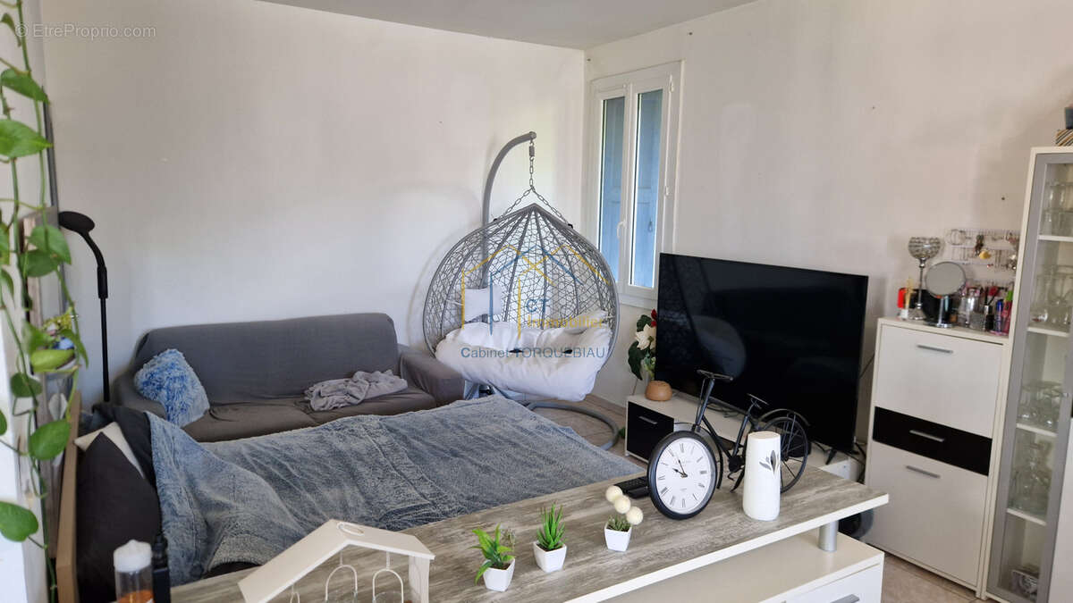 Local professionnel + logement - photo 9