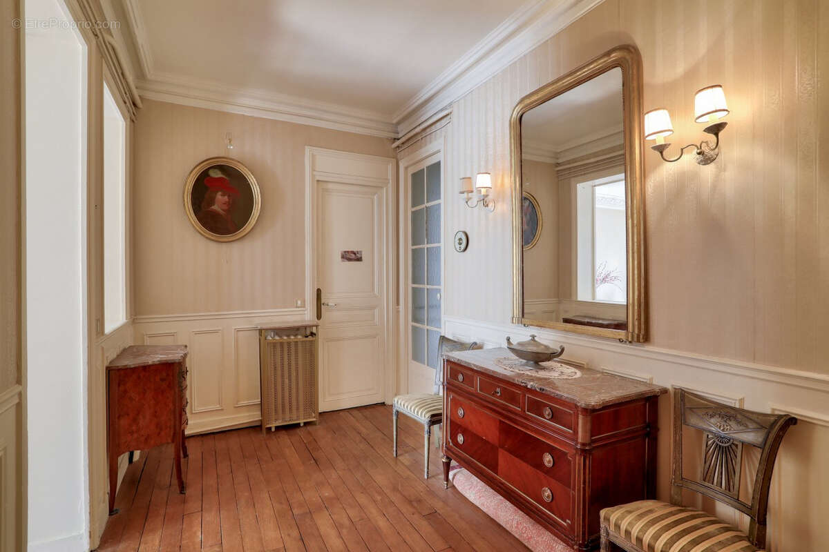 Appartement à PARIS-15E