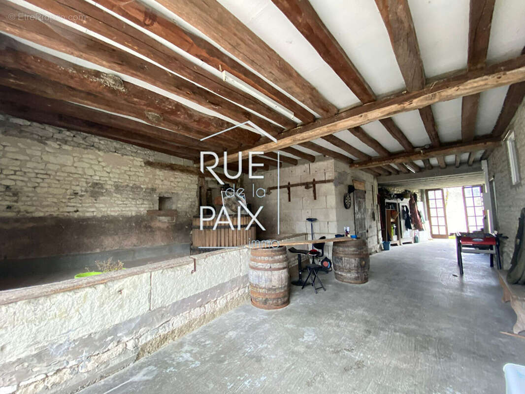 Maison à MONTS-SUR-GUESNES