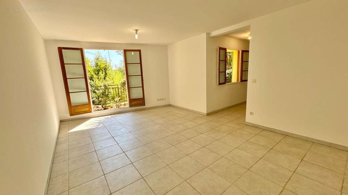 Grimaud - Appartement en duplex avec vue sur la plaine - photo 5