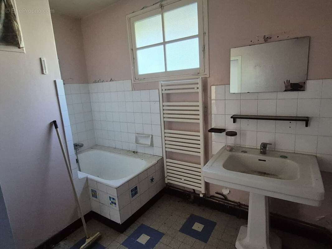 20260409100852 - Commerce à NONTRON