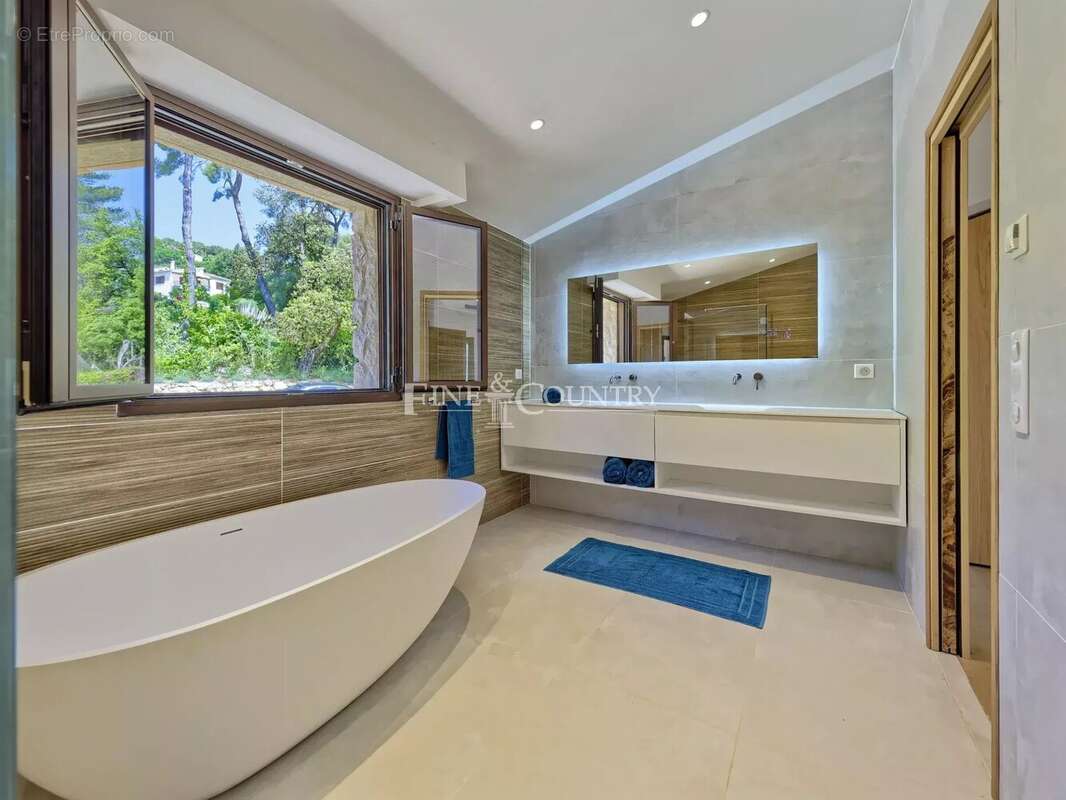 Vente villa de prestige à Saint Paul de Vence vue village et mer - photo 10
