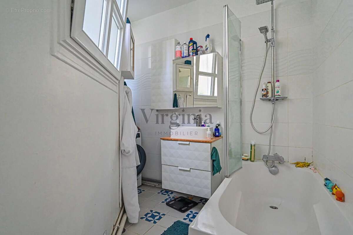 Appartement à CHARENTON-LE-PONT