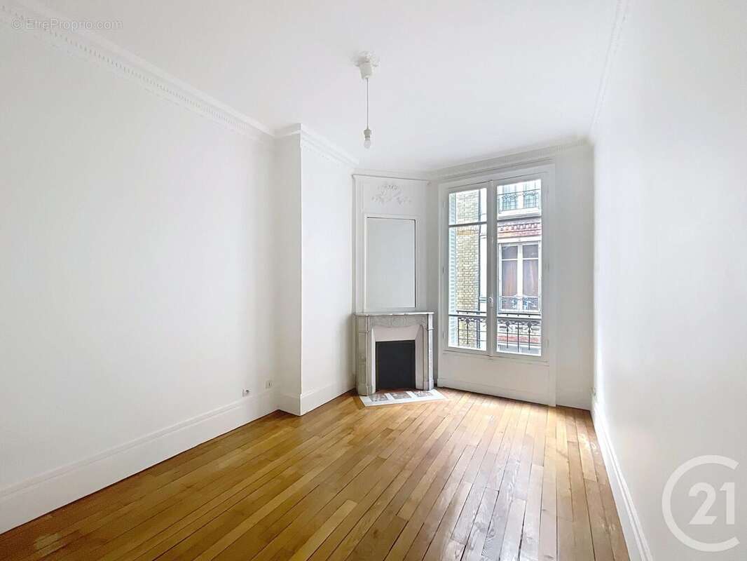Appartement à PARIS-14E
