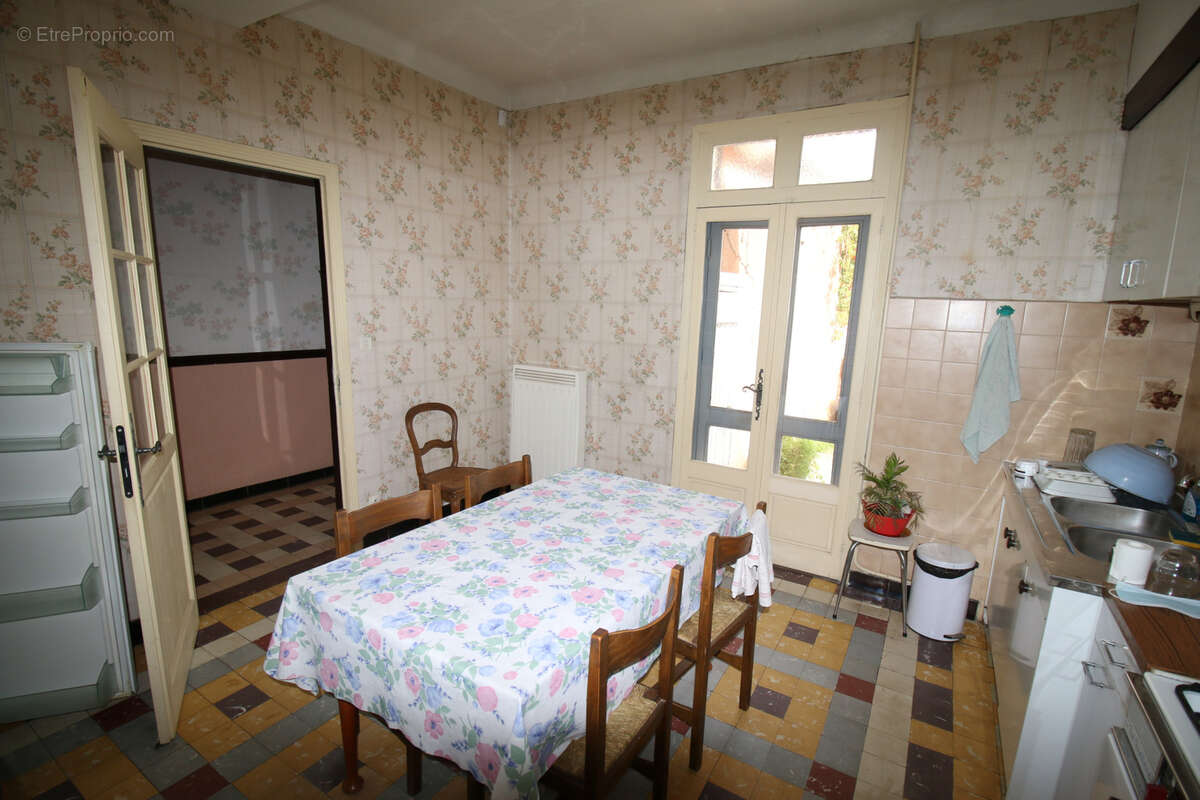 Maison à FONTVIEILLE