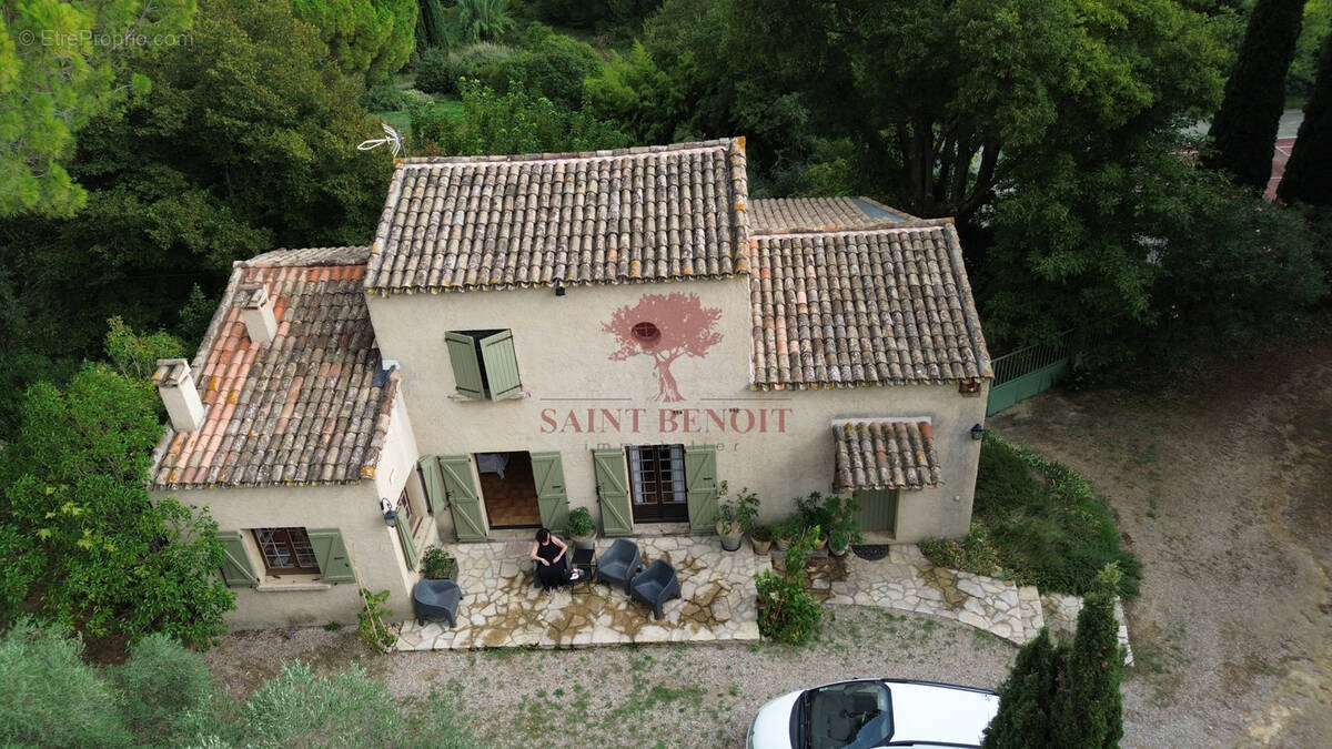 LE POUGET Propriété Agricole de 21143 m2 avec tennis et piscine et terrain de pétanque. - photo 1