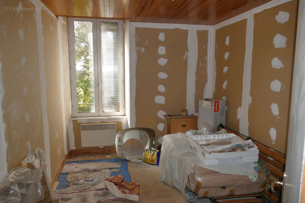 Maison à rénover avec local commercial et logement indépendants (Maurs, 15) - photo 11