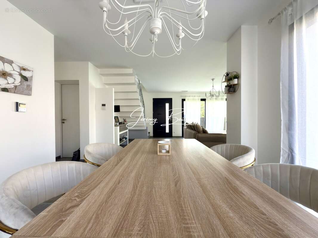 Maison à SAINT-ESTEVE