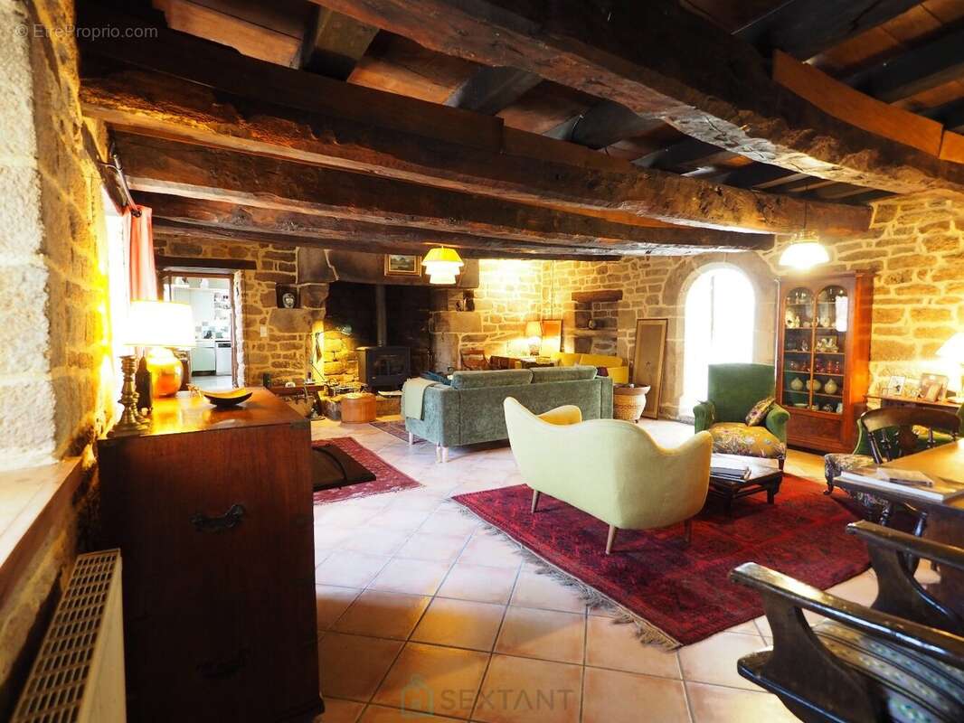 Grande demeure 17ème siècle 9 chambres avec jardin bucolique abrité des regards - photo 8