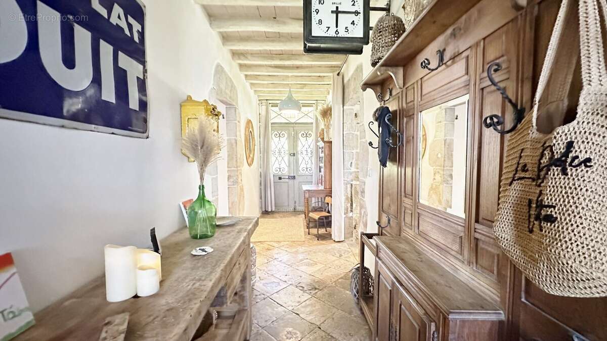 Maison bourgeoise du XVIIe siècle à vendre proche de Dax  Propriété de caractère avec dépendances, piscine et grand terrain - photo 14