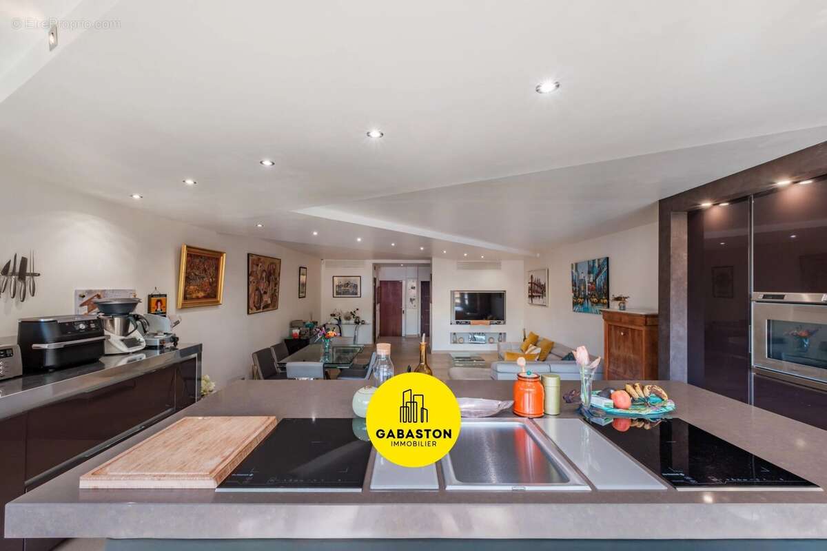 Appartement à MARSEILLE-7E