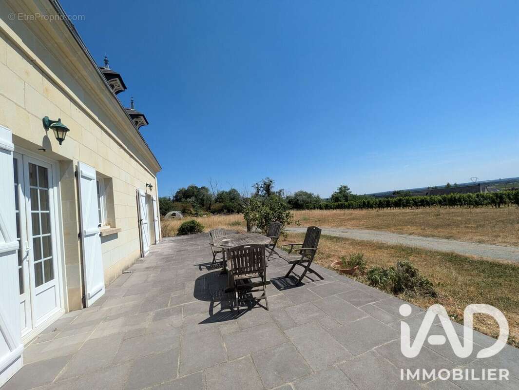 Maison 167 m² à Saint-Nicolas-De-Bourgueil  - photo 4