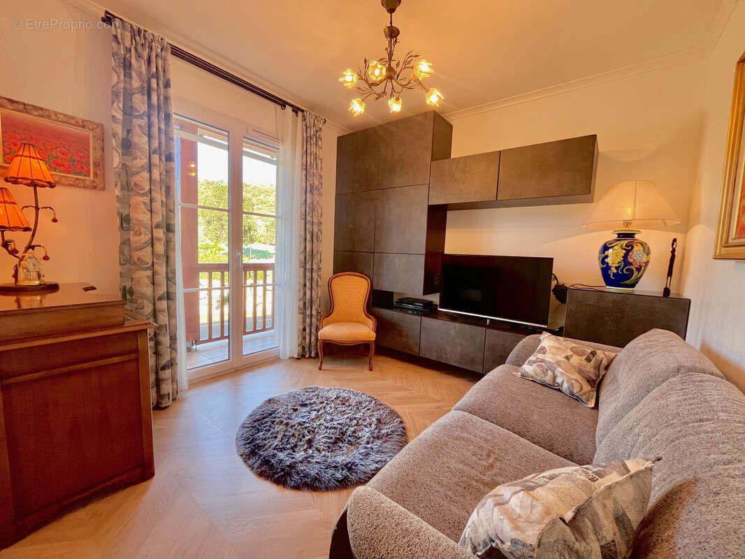 Maison à LES ISSAMBRES