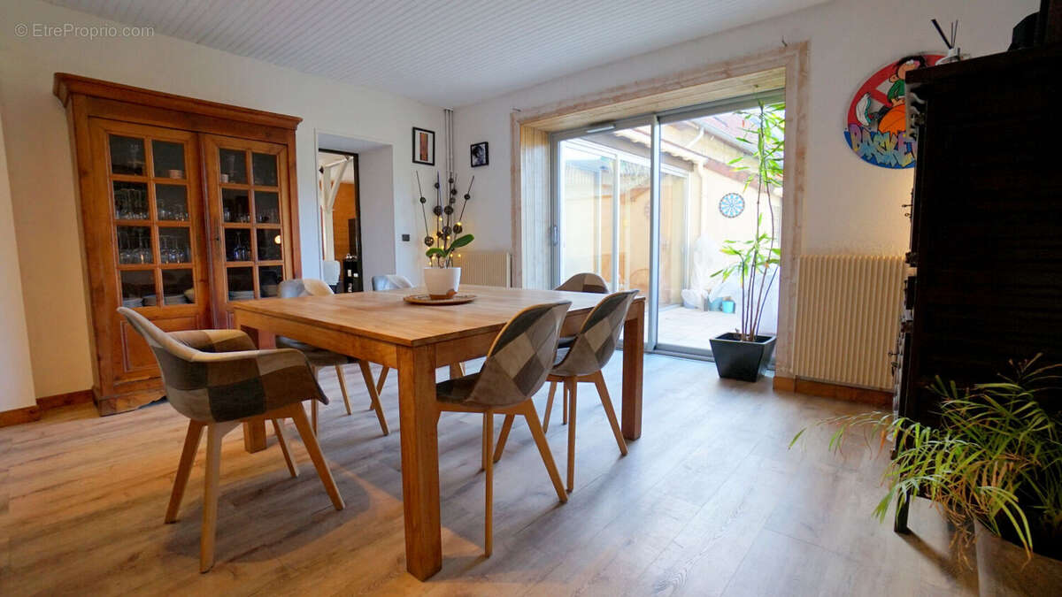 Maison à MEZIERES-SUR-SEINE
