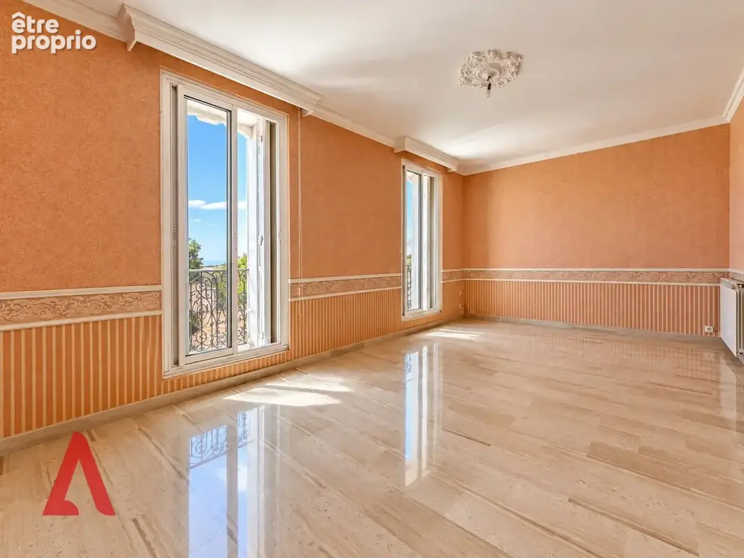 Élégante maison de caractère de 300 m²  Beaux volumes  Belle hauteur sous plafond - photo 10