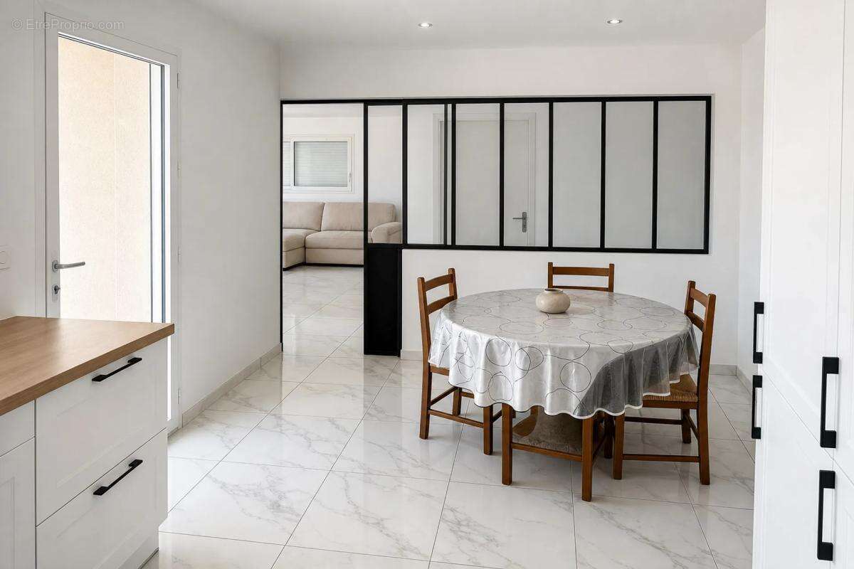 Aussonne - Maison contemporaine 6 pièces de 159 m² - photo 8