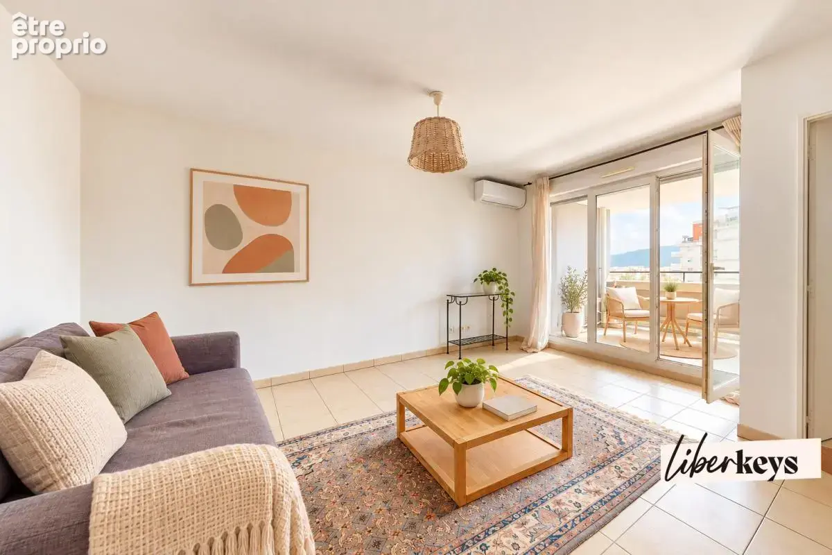 T2 - 43 m² -lumineux avec terrasse, tramway au pied – 26e Centenaire - photo 4