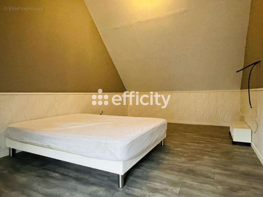 Maison à SAINT-ULPHACE