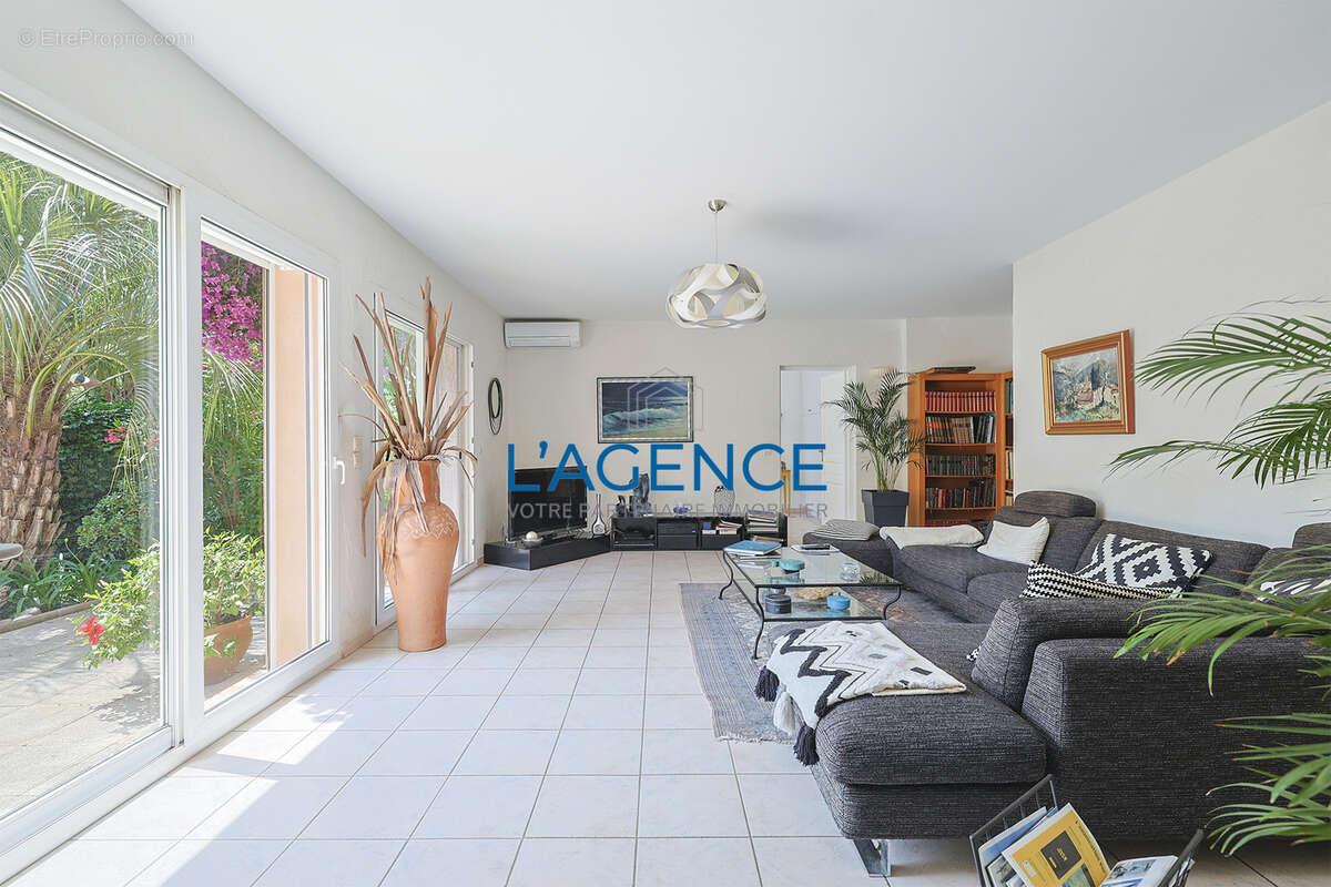 Maison à HYERES