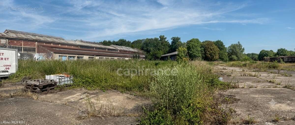 Opportunité Exceptionnelle- 46000 m2 de terrain avec bâtiments industriels à vendre dans l'oise - photo 2
