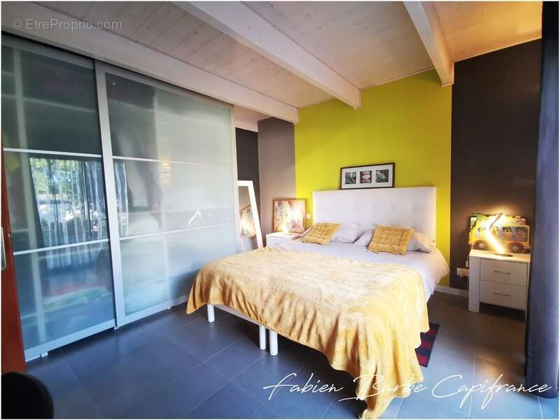 Maison à NEANT-SUR-YVEL