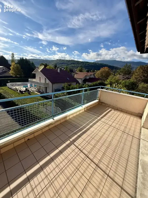 Divonne les Bains 01220, T4 122m2 dernier étage, balcons, garages, parking. - photo 9