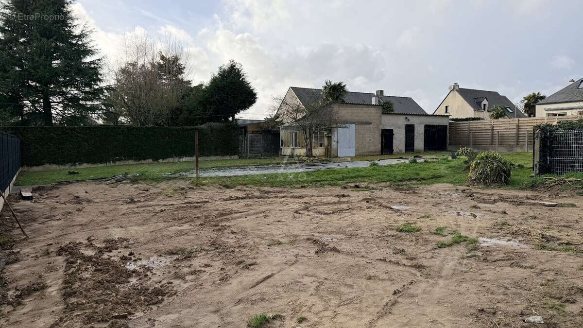 Terrain à SAINTE-LUCE-SUR-LOIRE