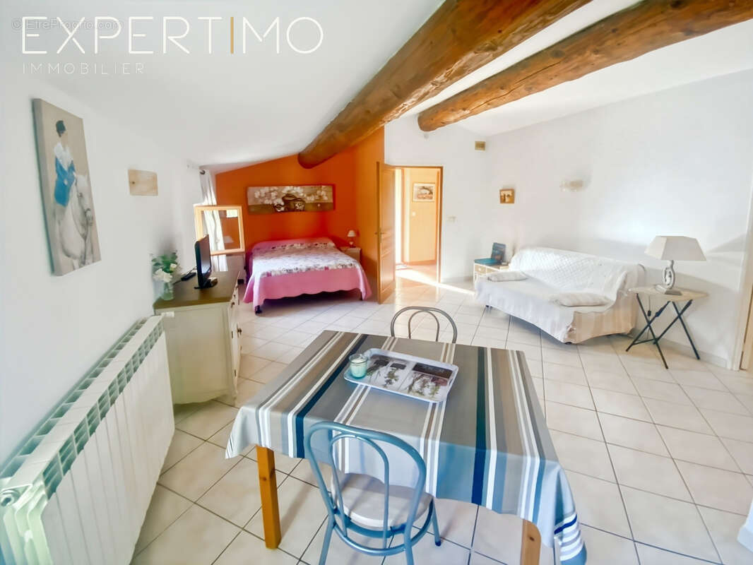 Appartement à BONNIEUX