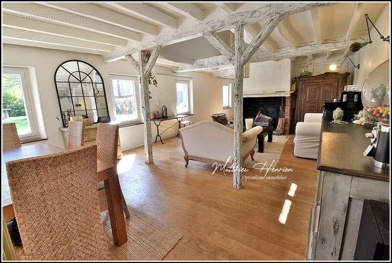 Maison à SYLVAINS-LES-MOULINS